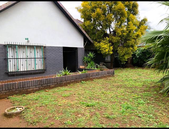 3 BEDROOM HOUSE FOR SALE IN VANDERBIJLPARK CE 1